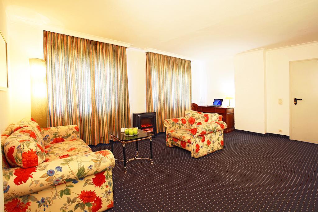 Ina Hotel Royal Cologne Exterior photo