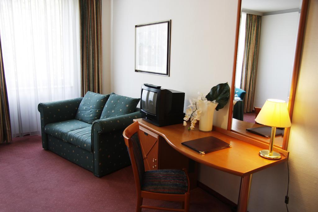 Ina Hotel Royal Cologne Exterior photo