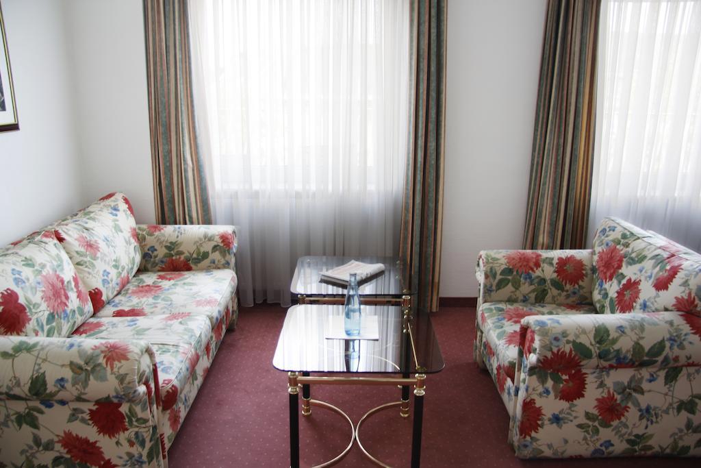 Ina Hotel Royal Cologne Exterior photo