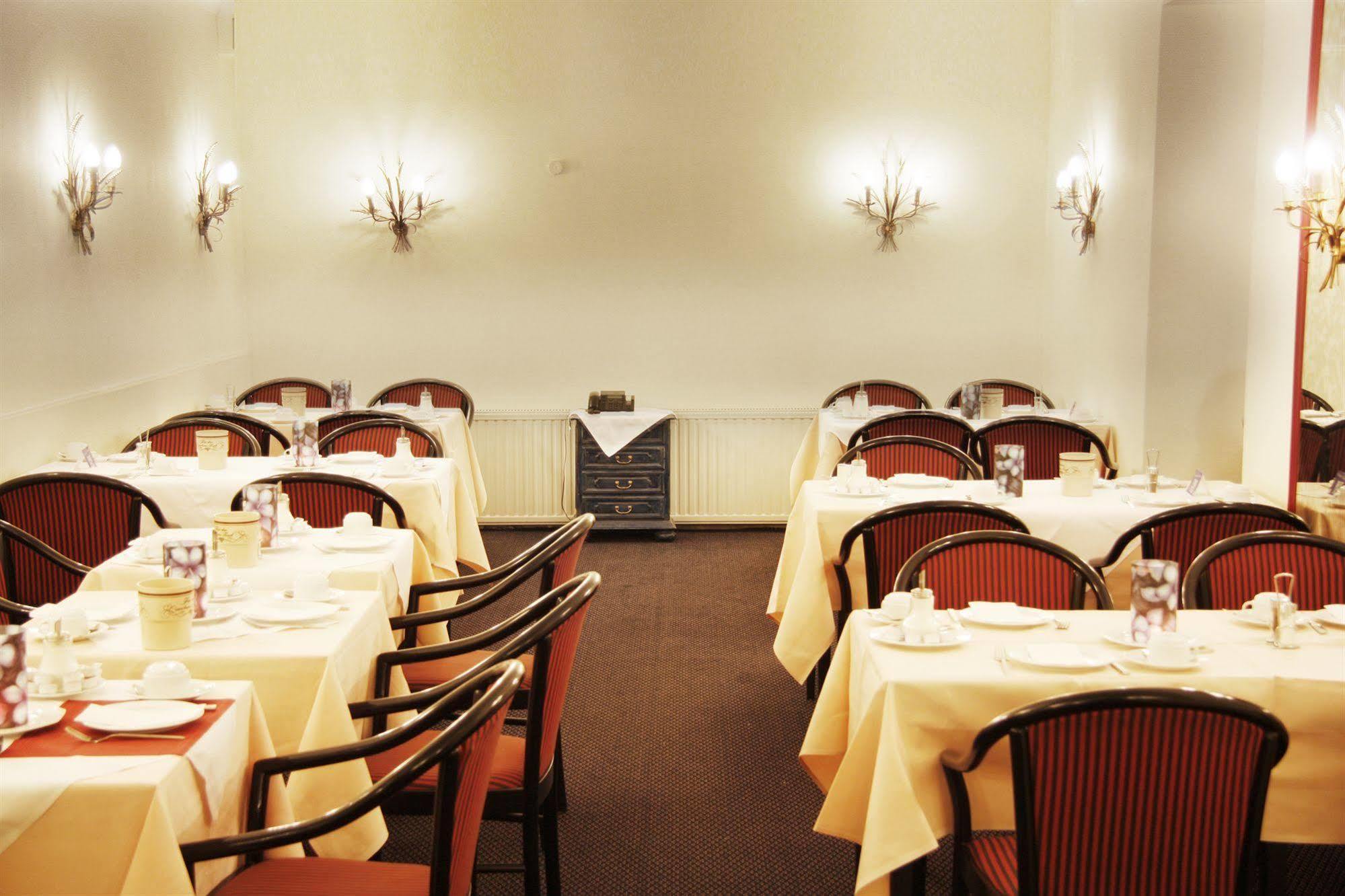 Ina Hotel Royal Cologne Exterior photo