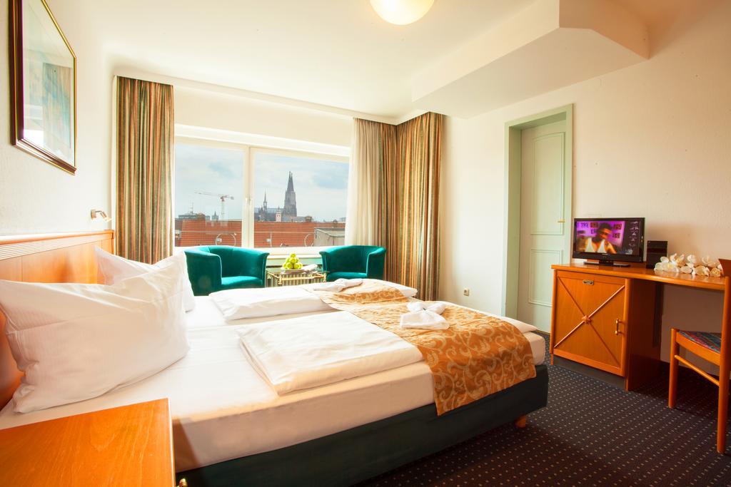 Ina Hotel Royal Cologne Exterior photo