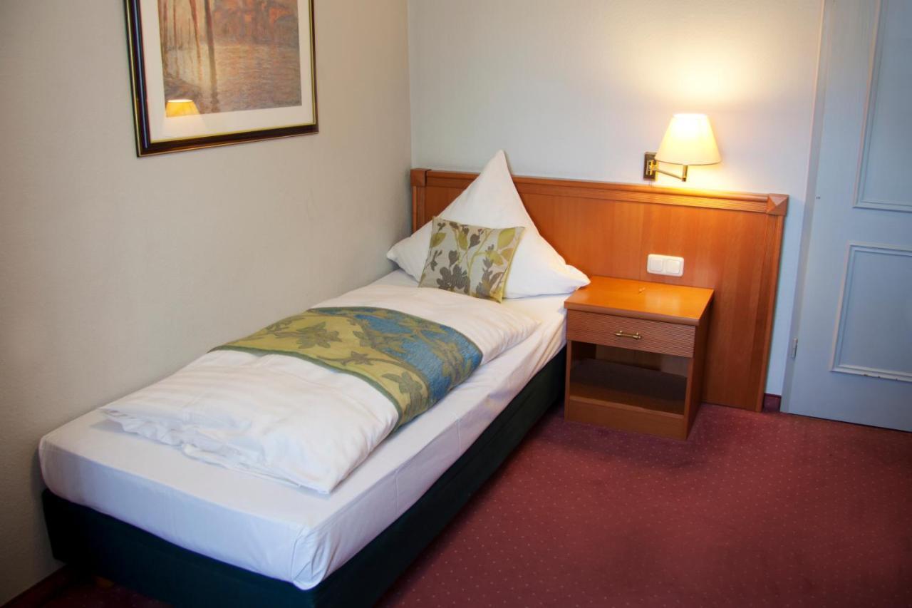 Ina Hotel Royal Cologne Room photo